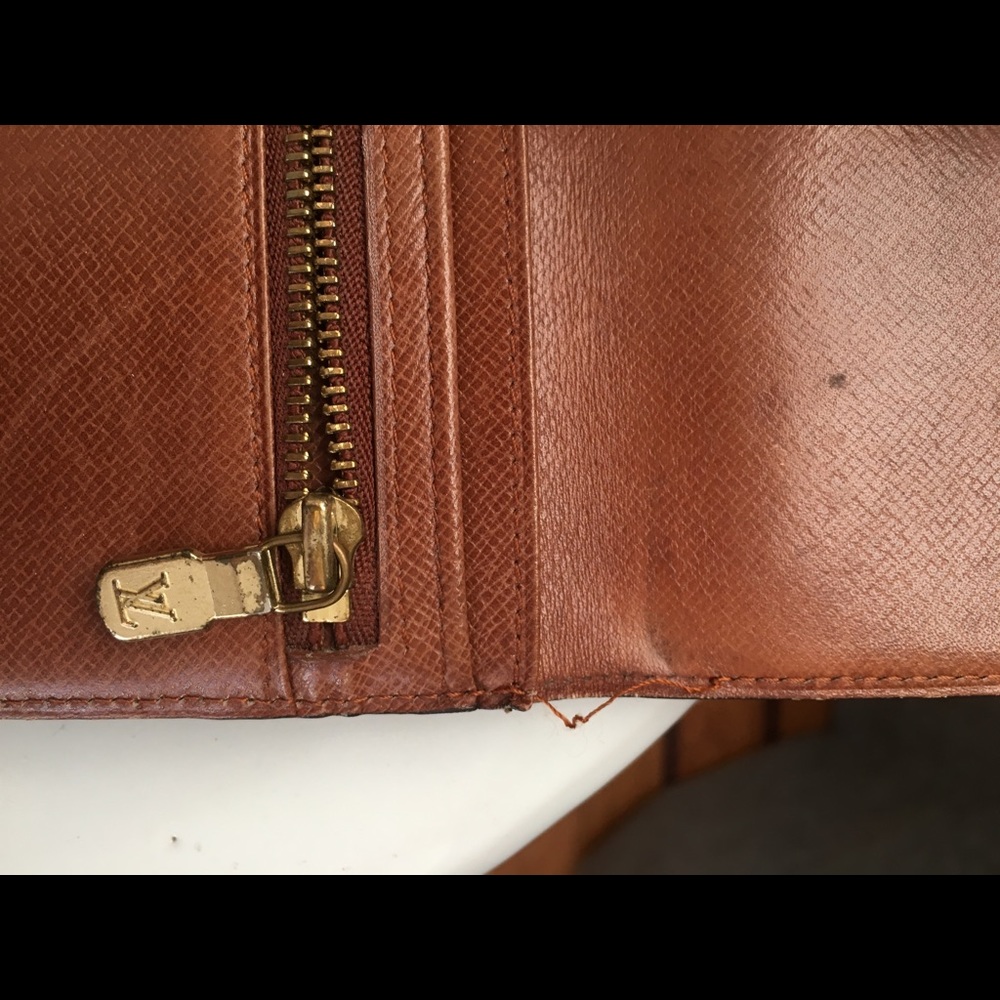 Authentic Vintage Monogram Louis Vuitton Wallet VGUC Cards Passport Change - Picture 6 of 8